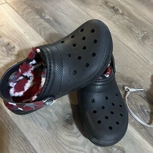 Kids Black CROCS with warm Red and White Lining size 2